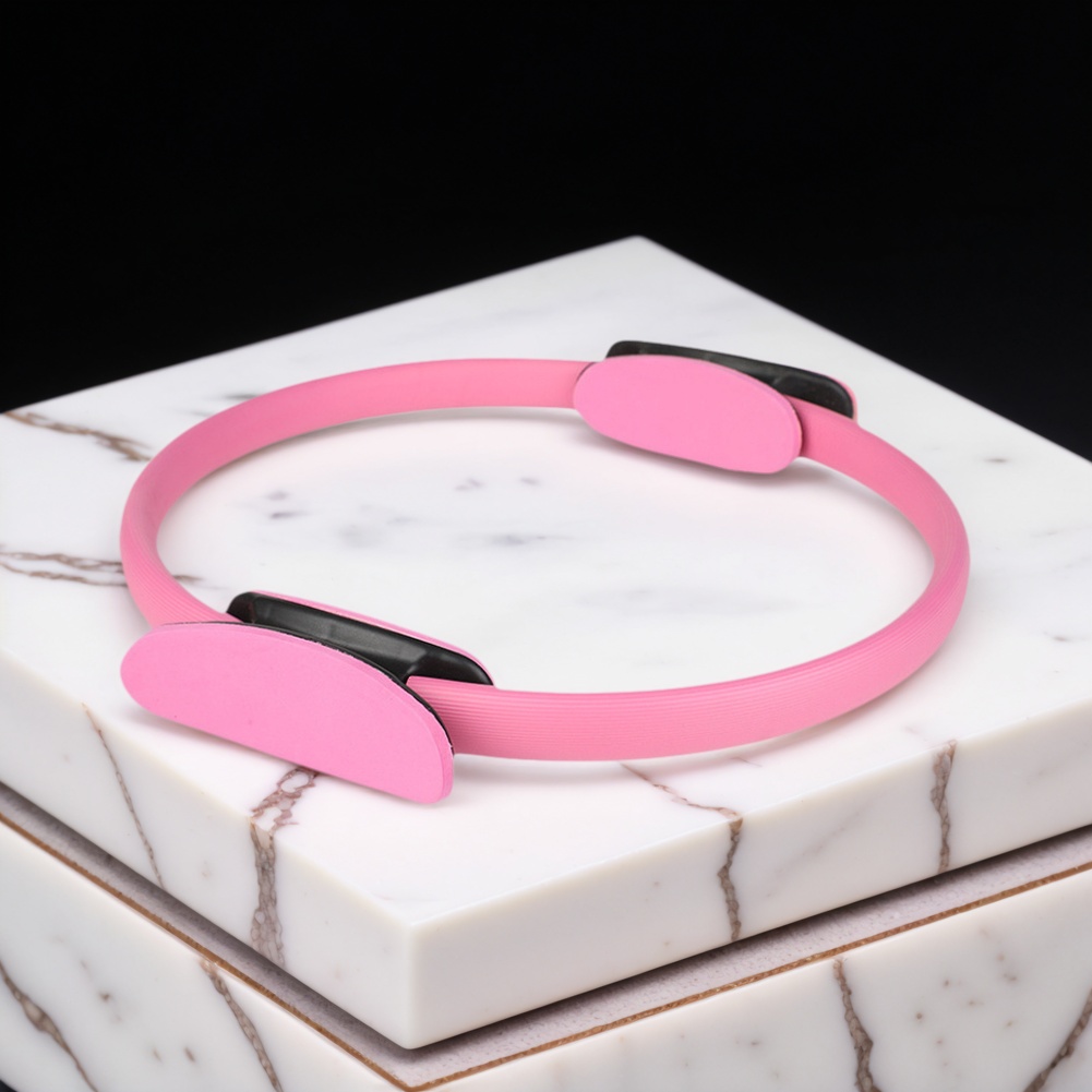 Pilates Ring Circle - วงแหวนพิลาทิส วงแหวนฟิตเนสพร้อมหูจับกันลื่น วงออกกำลังกายแบบพกพา อุปกรณ์ออกกำลังกายแบบยืดหยุ่นสำหรับผู้หญิง